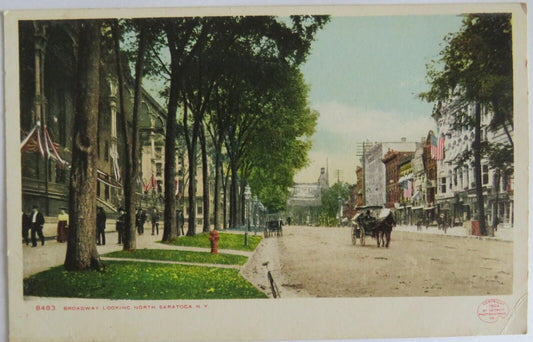 Old Postcard of Broadway Looking North Saratoga - Ref  : 1018