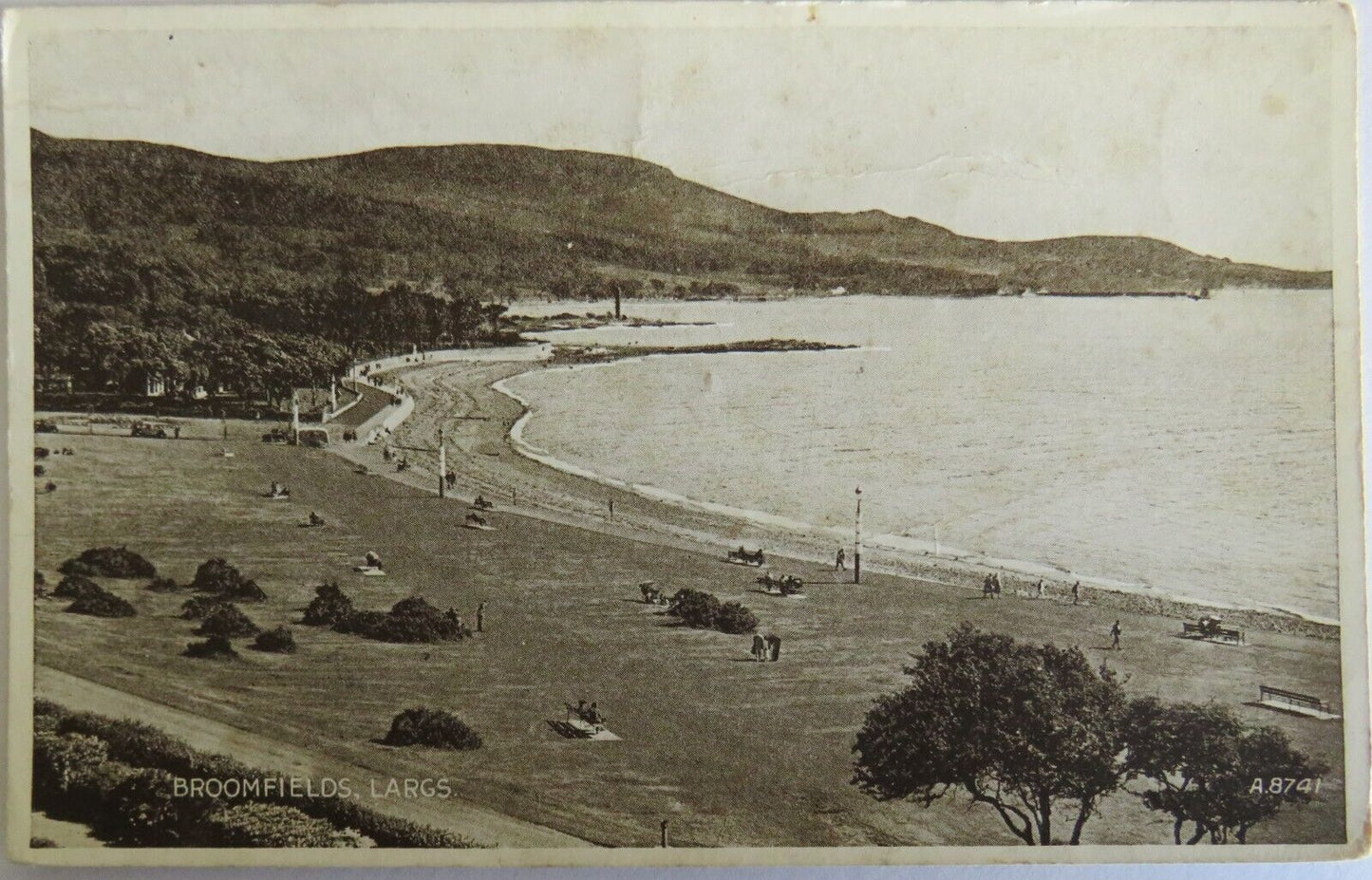 Old Postcard of Broomfields, Largs - Ref : 1030