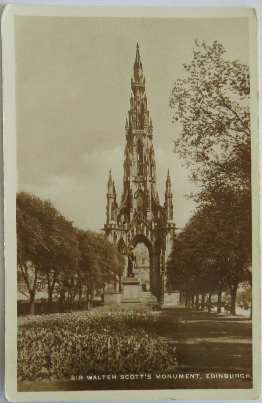 Old Antique Postcard Of Sir Walter Scott's Monument Edinburgh - Ref : 1041