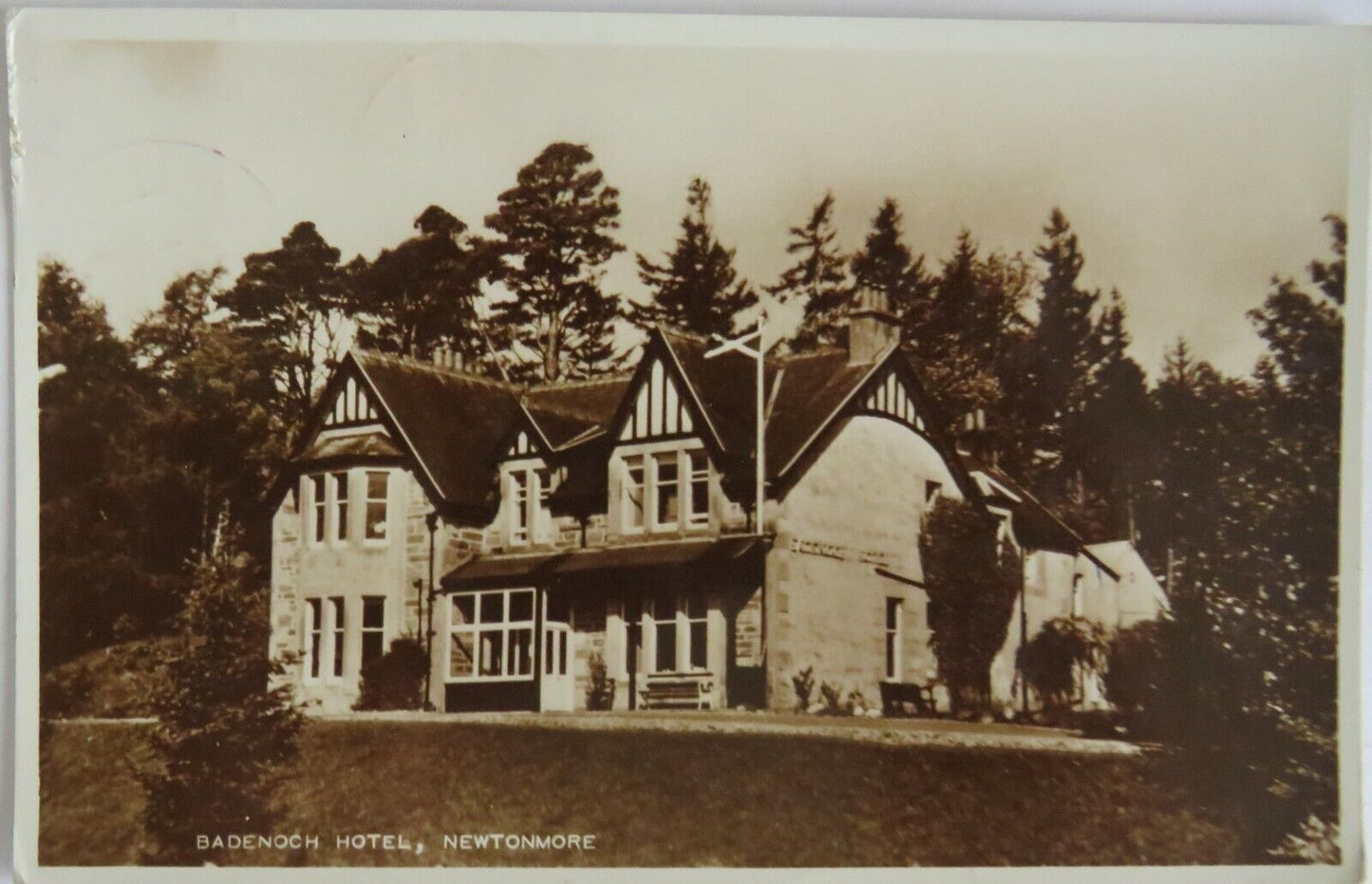 Old Postcard of Badenoch Hotel, Newtonmore 1958 - Ref : 1018