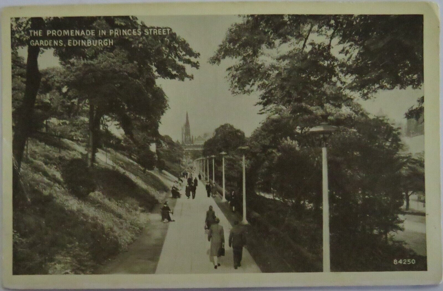 Old Antique Postcard Of Princess Street Gardens , Edinburgh - Ref : 1040