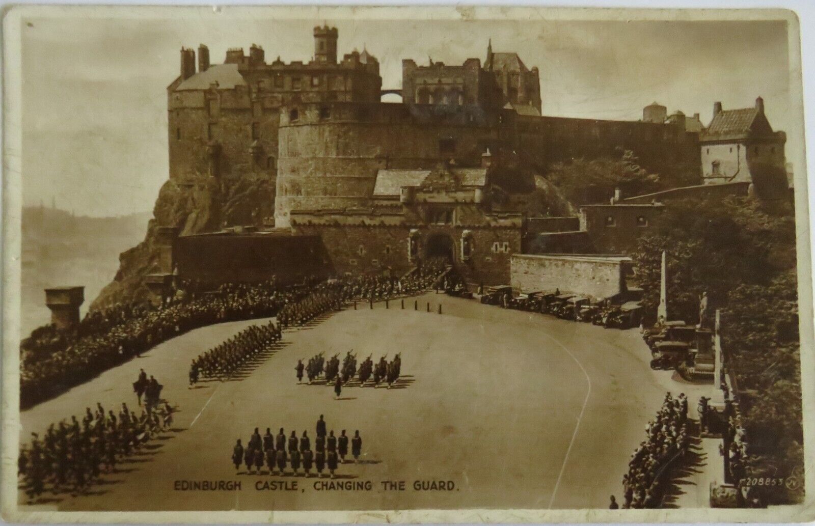 Old Postcard of Edinburgh Castle, Changing The Guard - Ref : 1041