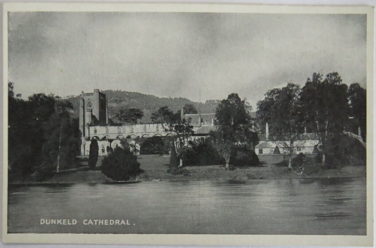 Old Postcard of Dunkeld Cathedral - Ref : 1017