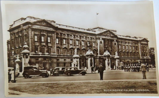 Old Postcard of Buckingham Palace London  - Ref : 1026