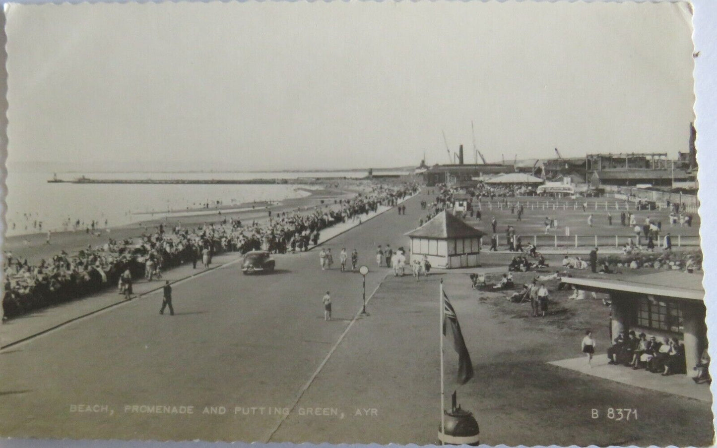 Old Postcard of Beach, Promenade and Putting Green, Ayr - Ref : 1029