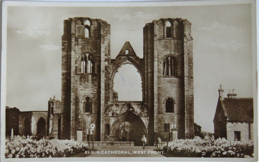 Old Postcard Of Elgin Cathedral, West Front 1951 - Ref : 1001