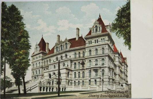 Old Postcard of Capital At Albany N.Y. Showing Grand Approach To Brdg Ref : 1010