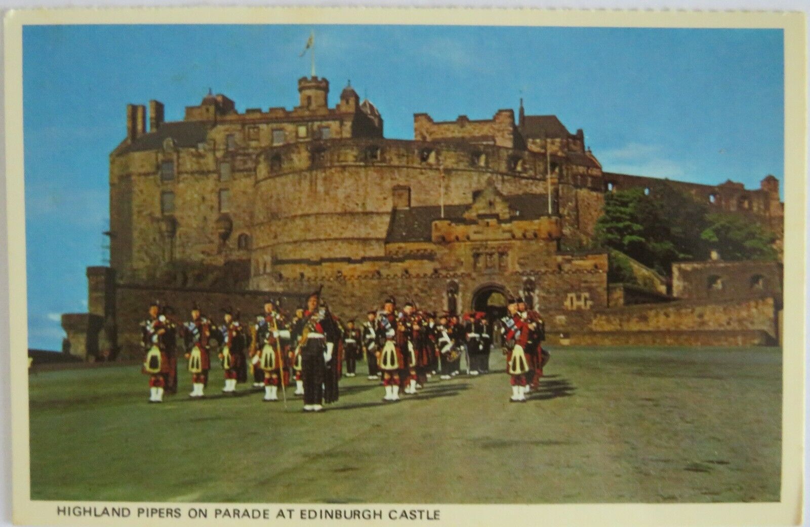 Old Postcard of Highland Pipers On Parade At Edinburgh Castle - Ref : 1022