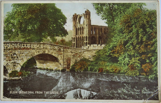 Old Postcard Of Elgin Cathedral From The Lossie 1943 - Ref : 1001