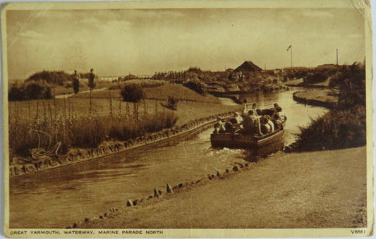 Old Postcard of Great Yarmouth, Waterway, Marine Parade North - Ref : 1020