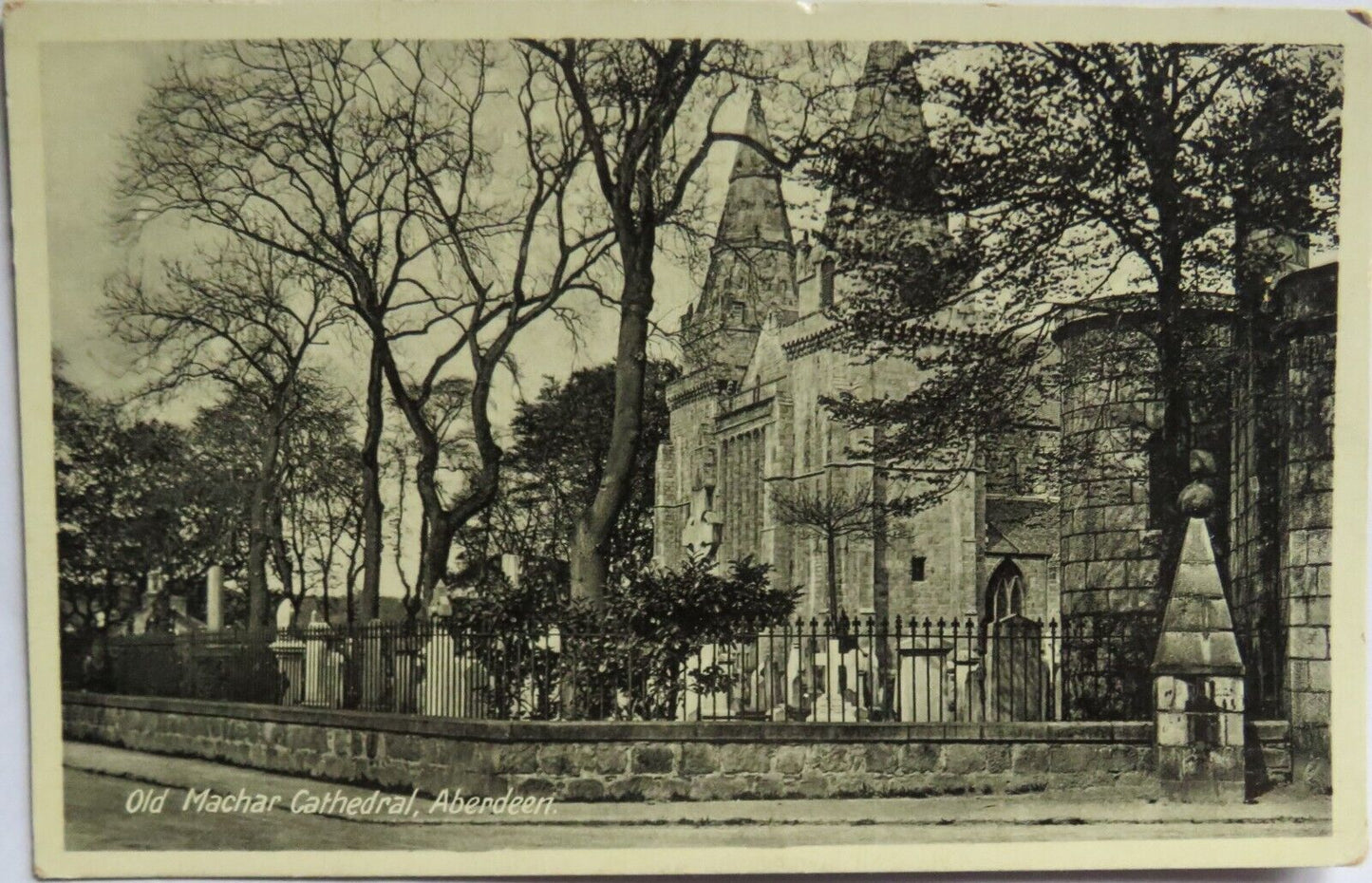 Old Postcard of Old Machar Cathedral, Aberdeen - Ref : 1011