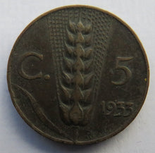 Load image into Gallery viewer, 1933 Italy 5 Centesimi Coin
