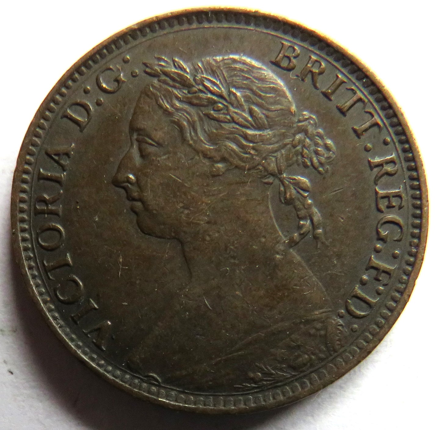 1886 Queen Victoria Bun Head Farthing Coin - Great Britain