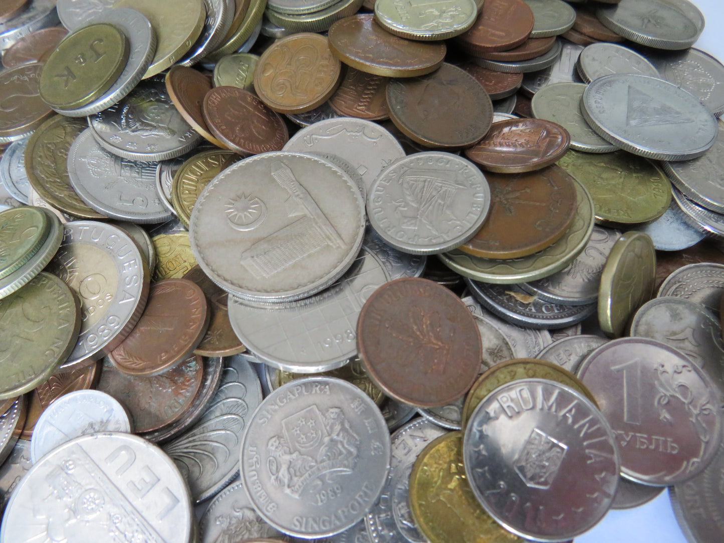 Large Collection of 7KG of Mixed World Coins