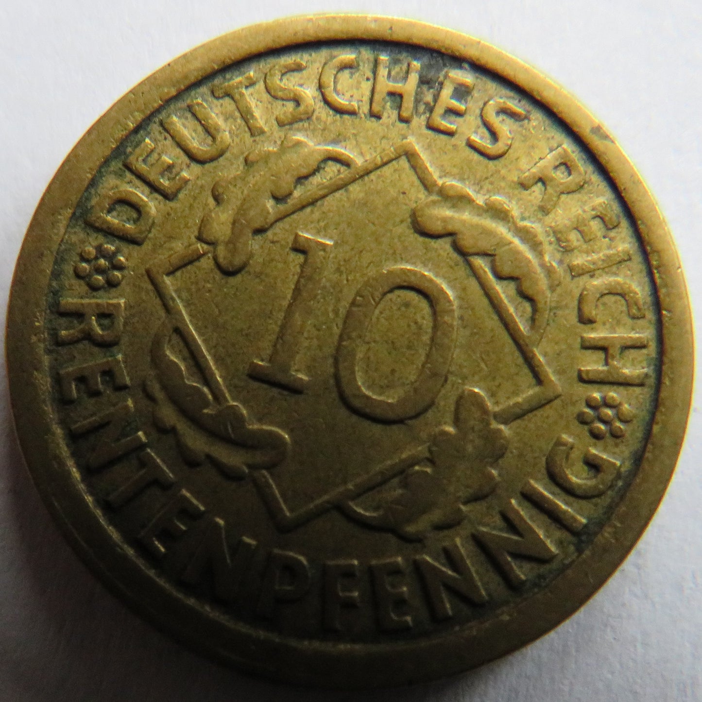 1924-F Germany - Weimar Republic 10 Reichspfennig Coin