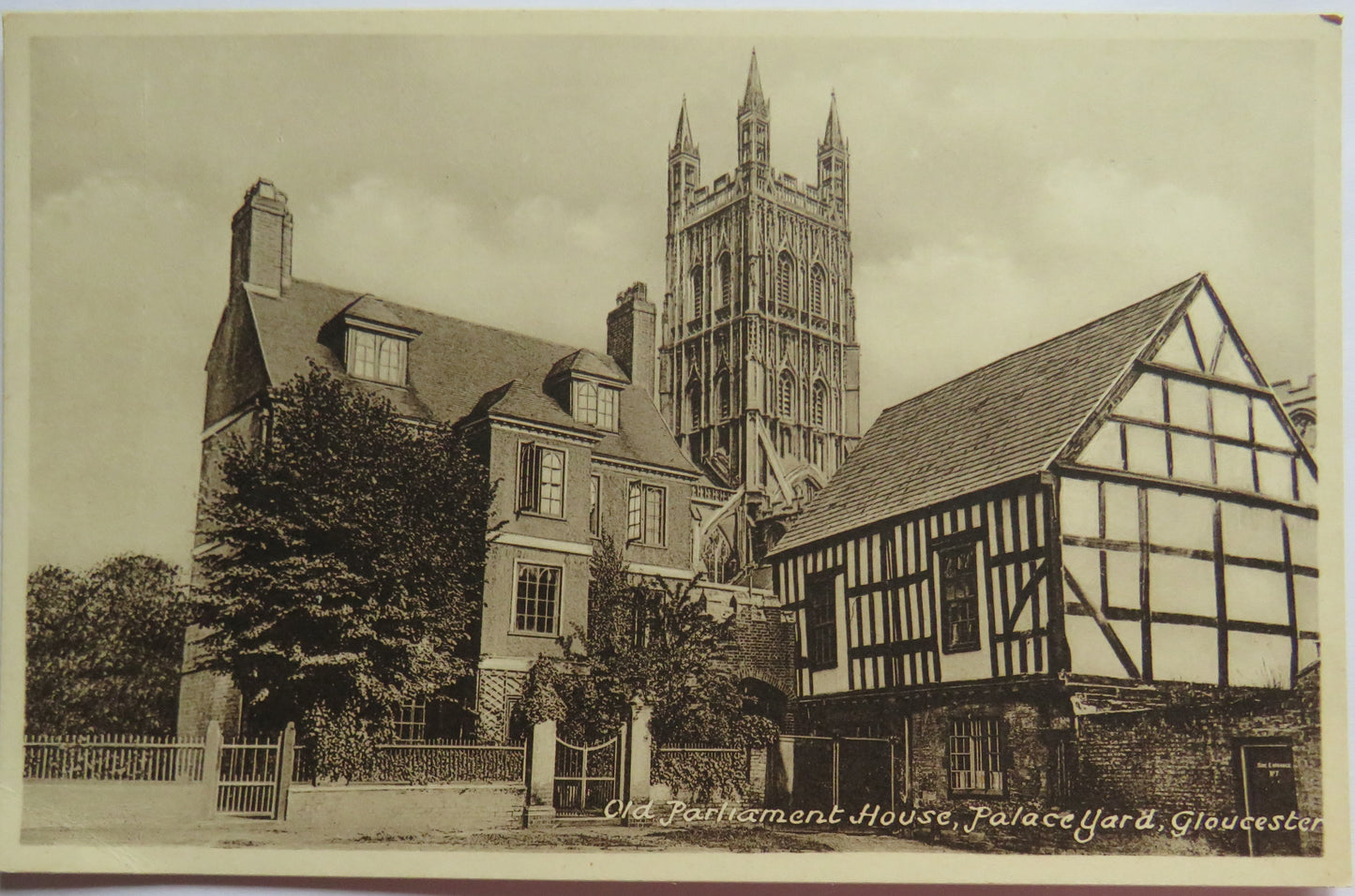 Vintage Postcard of Old Parliament House, Palace Yard, Gloucester