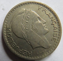 Load image into Gallery viewer, 1947 France 10 Francs Coin
