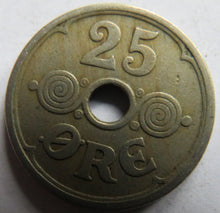Load image into Gallery viewer, 1924 Denmark 25 Ore Coin
