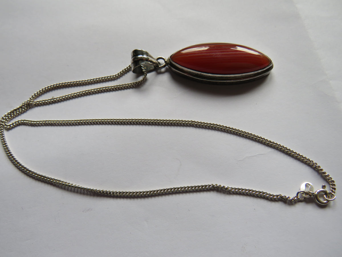 Vintage Sterling Silver & Agate Pendant & Necklace
