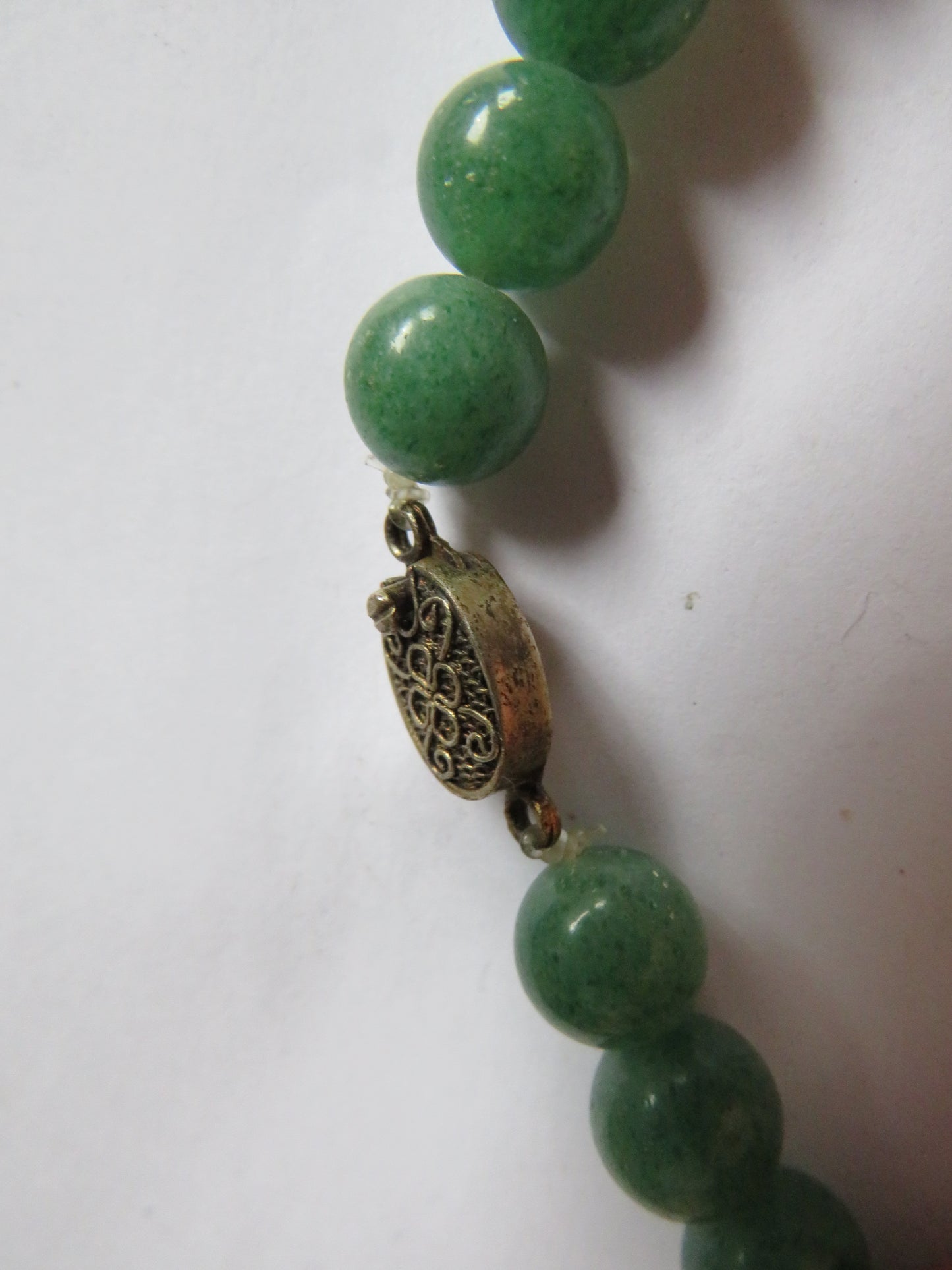 Vintage Jade Bead Ladies Necklace