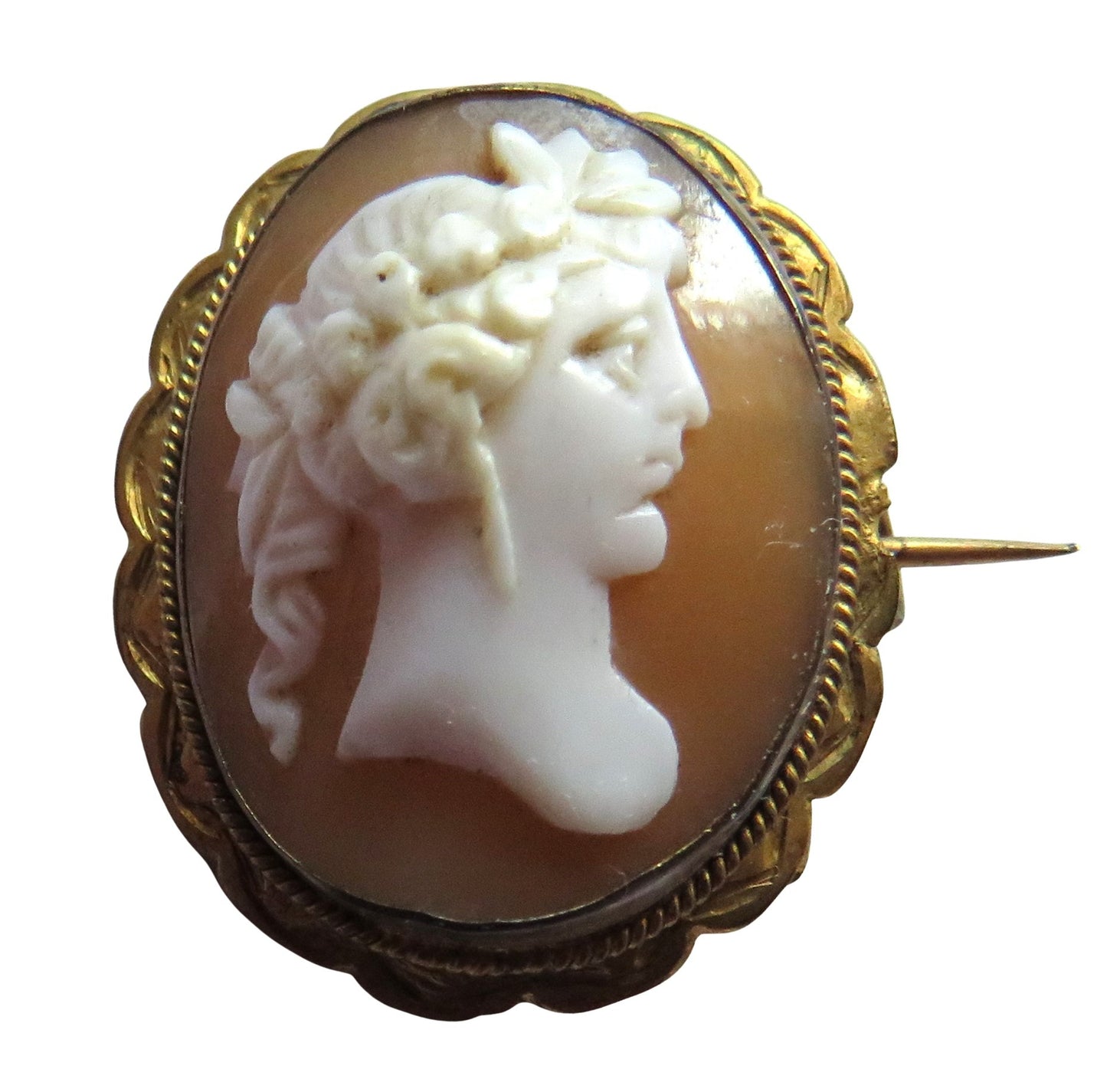 Antique Yellow Metal Ladies Cameo Brooch