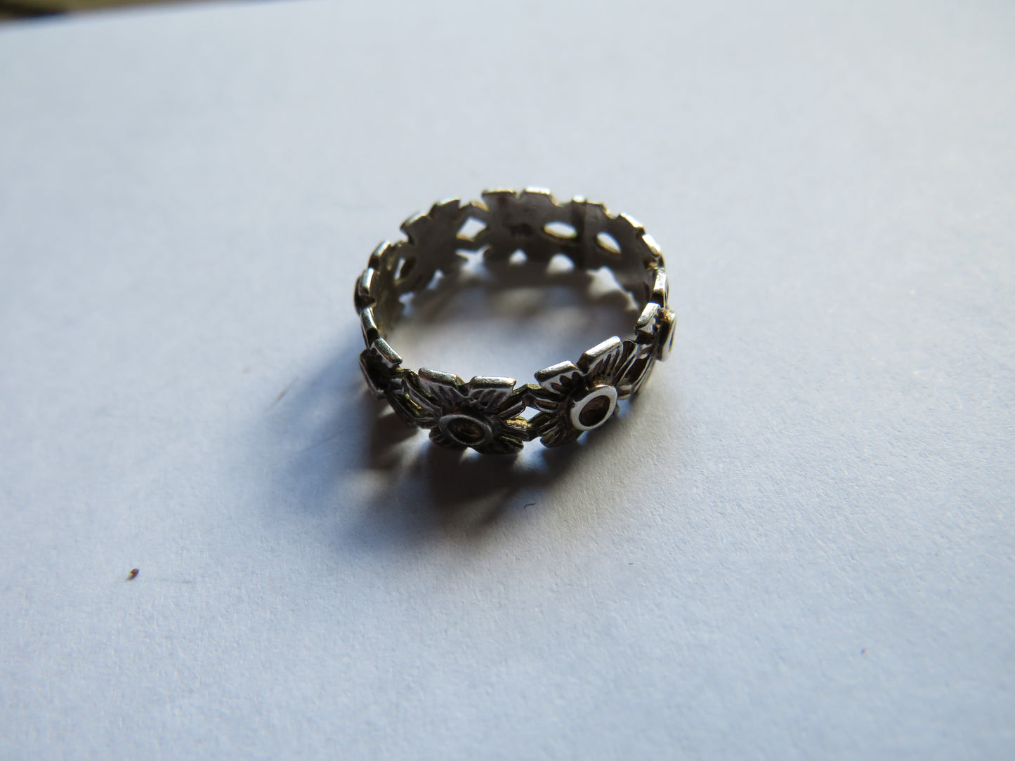 Ladies Silver Floral Style Ring UK Size N
