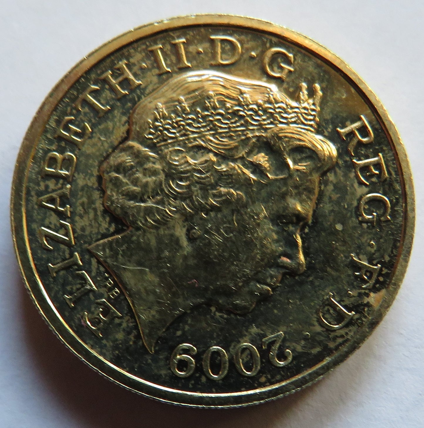 2009 Queen Elizabeth II £1 One Pound Coin In High Grade