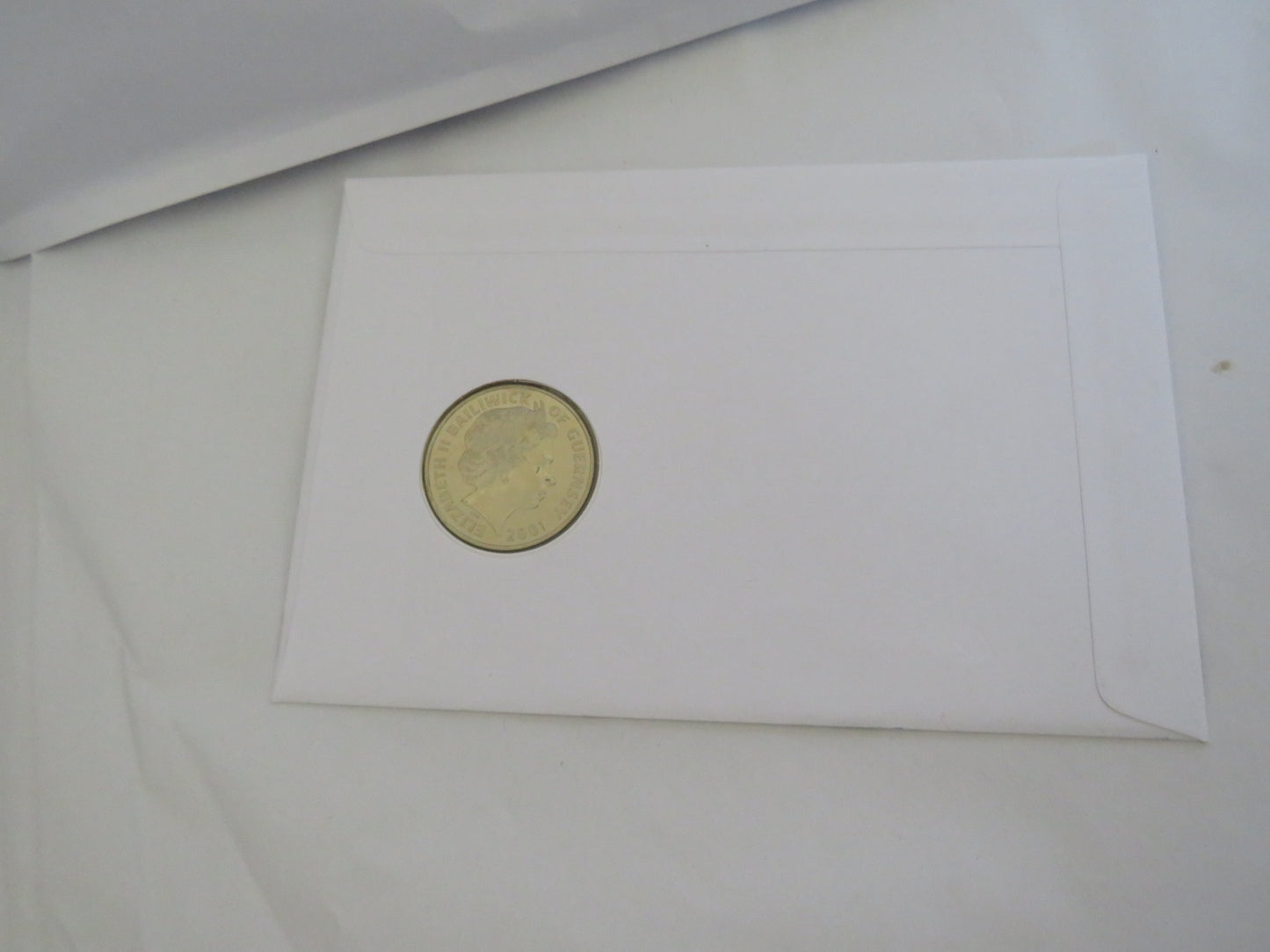2001 Guernsey £5 Coin & Stamp Cover Queen Elizabeth 75th Birthday