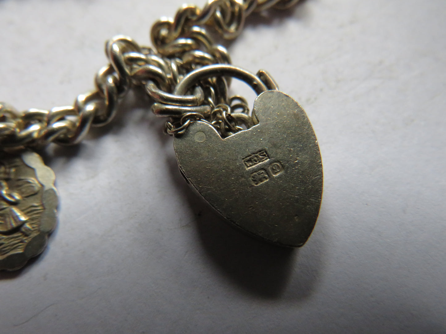 Vintage Ladies Sterling Silver Charm Bracelet