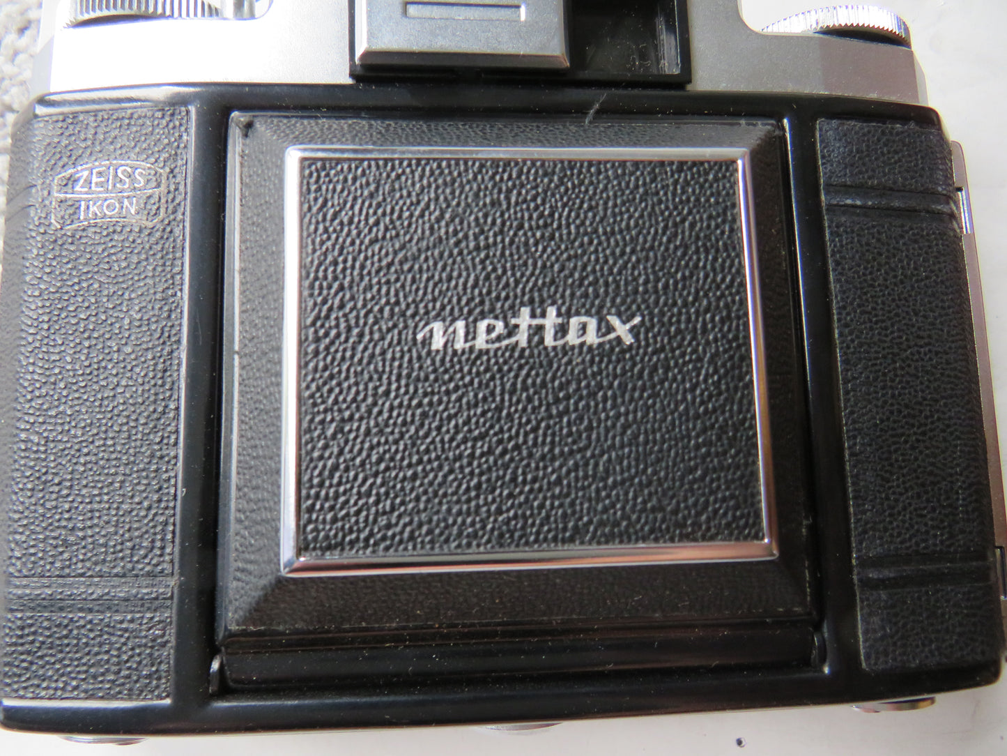 Vintage / Antique Zeiss Ikon Nettax Folding Camera & Case