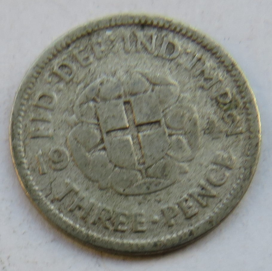 1942 King George VI Silver Threepence Coin - Great Britain