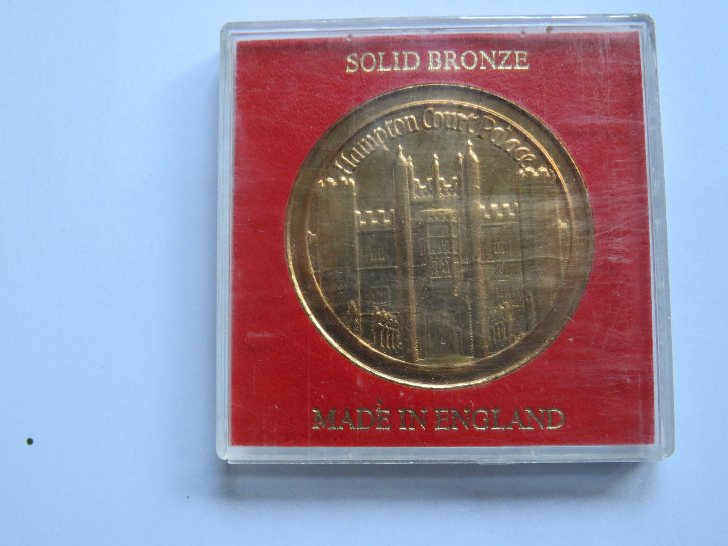 Hampton Court Palace Bronze Cased Commemorative Coin / Medal