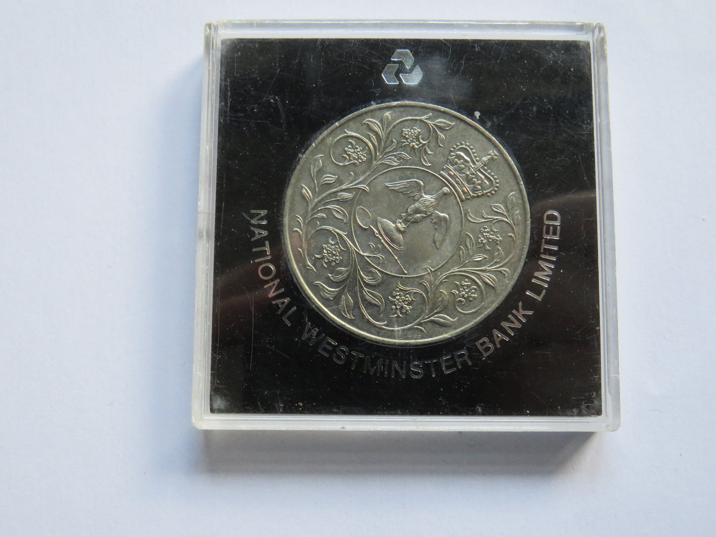 1977 Queen Elizabeth Silver Jubilee Cased Commemorative Crown Coin