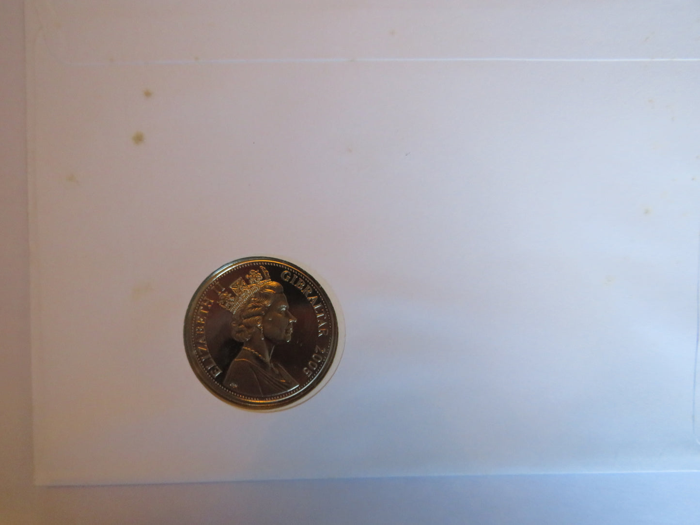 2005 Gibraltar One Crown Coin & Stamp Cover Queen Elizabeth 80th Birthday 2006