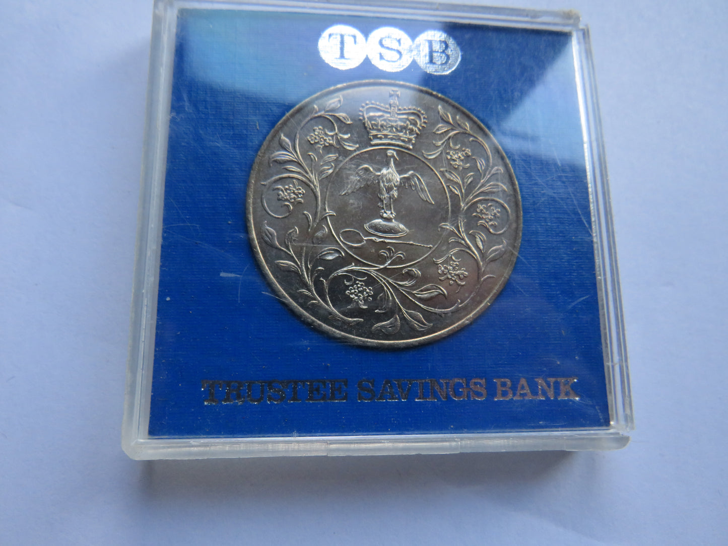 1977 Queen Elizabeth Silver Jubilee Cased Commemorative Crown Coin