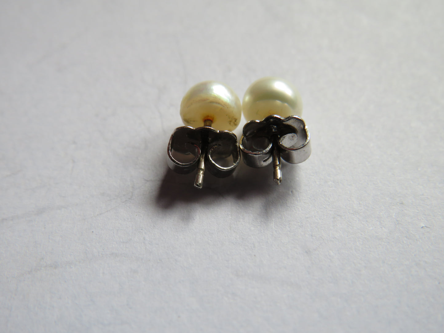 Vintage Pair of Ladies Silver & Cut Pearl Stud Earrings