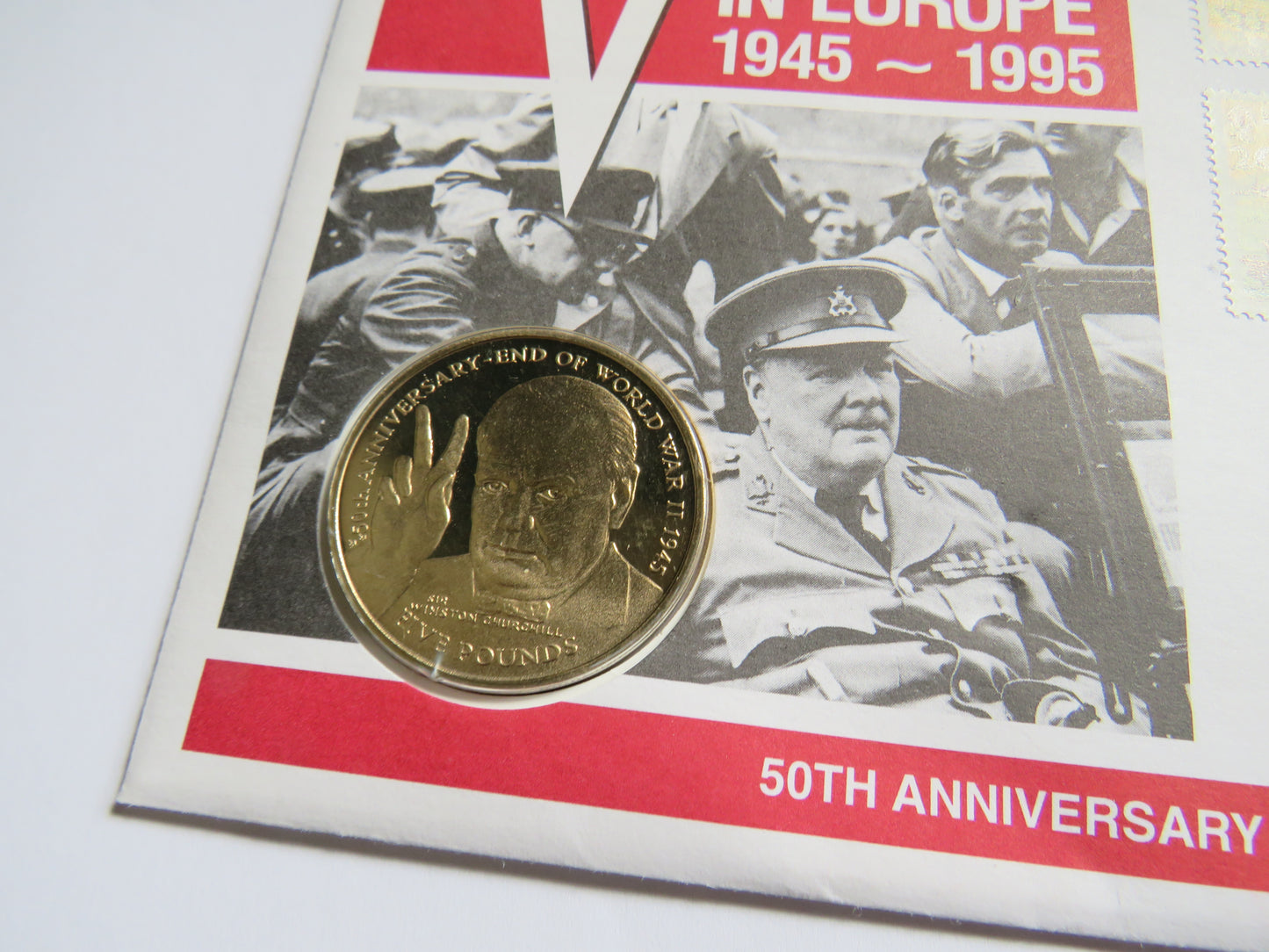 1995 Isle of Man £5 Coin & Stamp Cover Victory In Europe 1945-1995