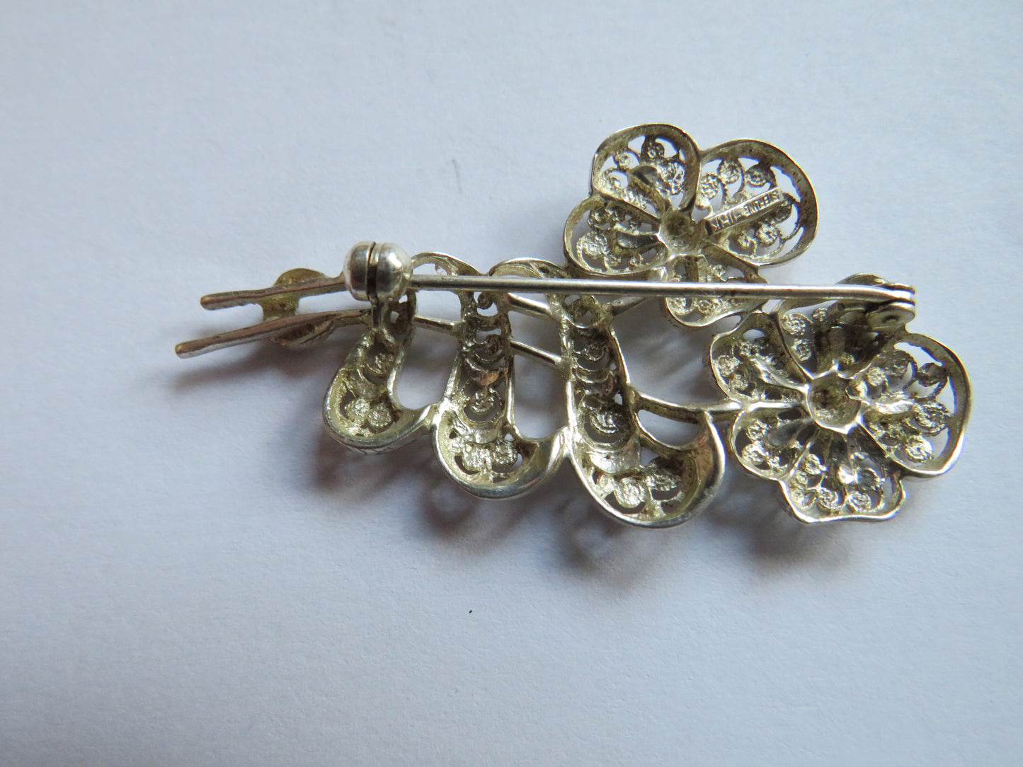 Vintage Ladies Sterling Silver Floral Brooch
