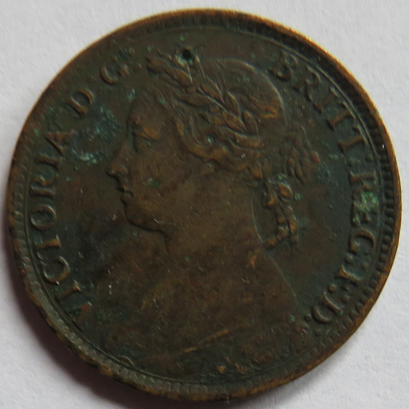 1885 Queen Victoria Bun Head Farthing Coin - Great Britain