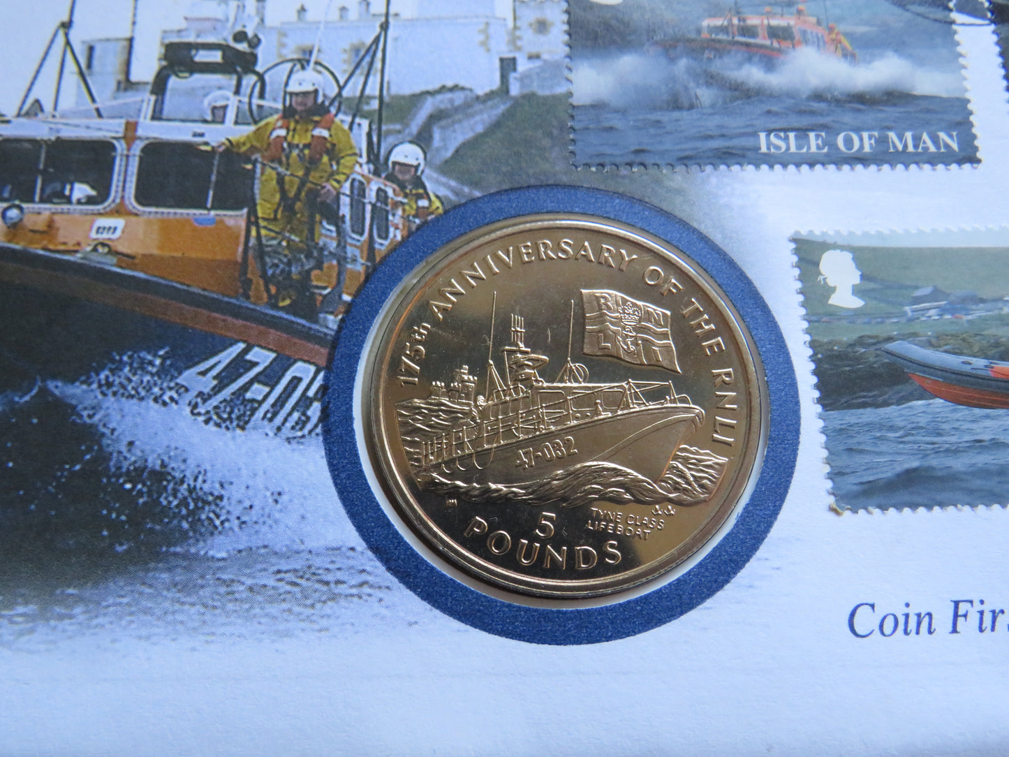 1999 Isle of Man £5 Coin & Stamp Cover The Royal National Lifeboat Institute 175th Anniversary