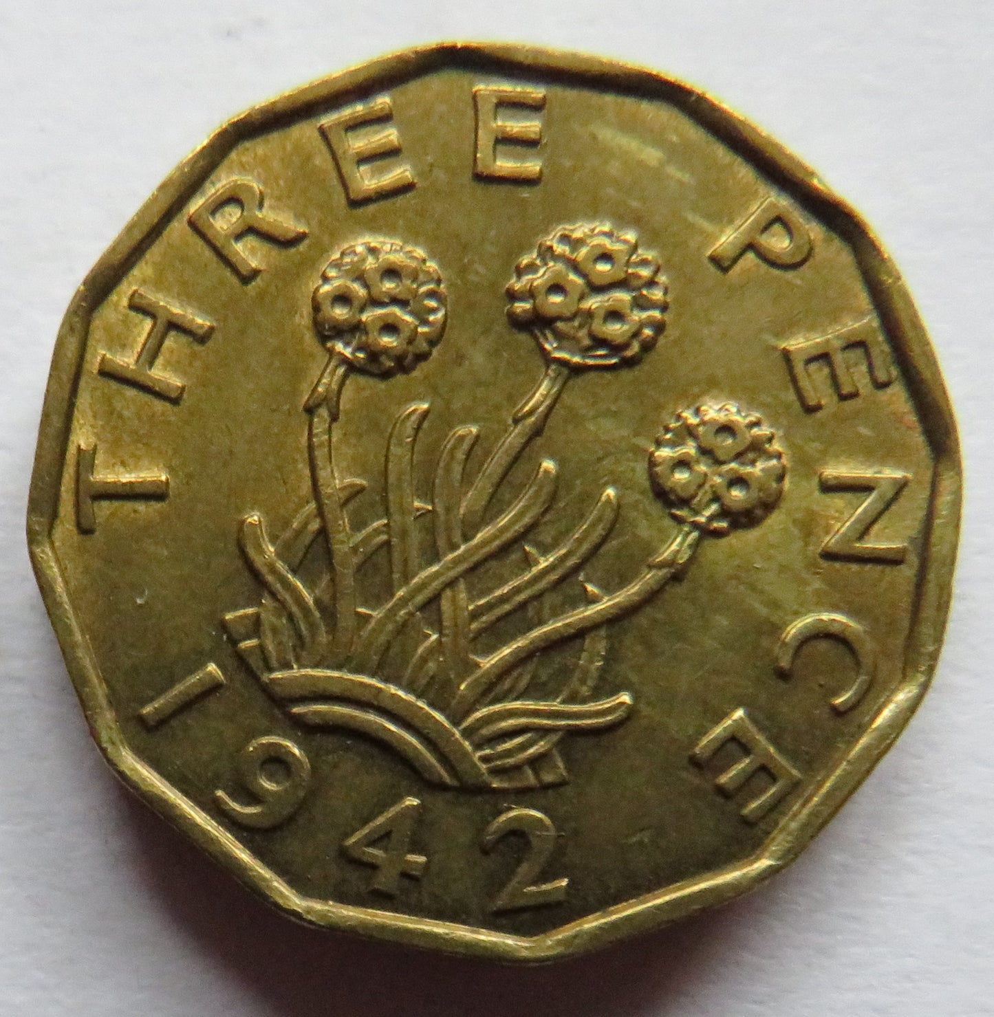 1942 King George VI Brass Threepence Coin In Higher Grade - Great Britain