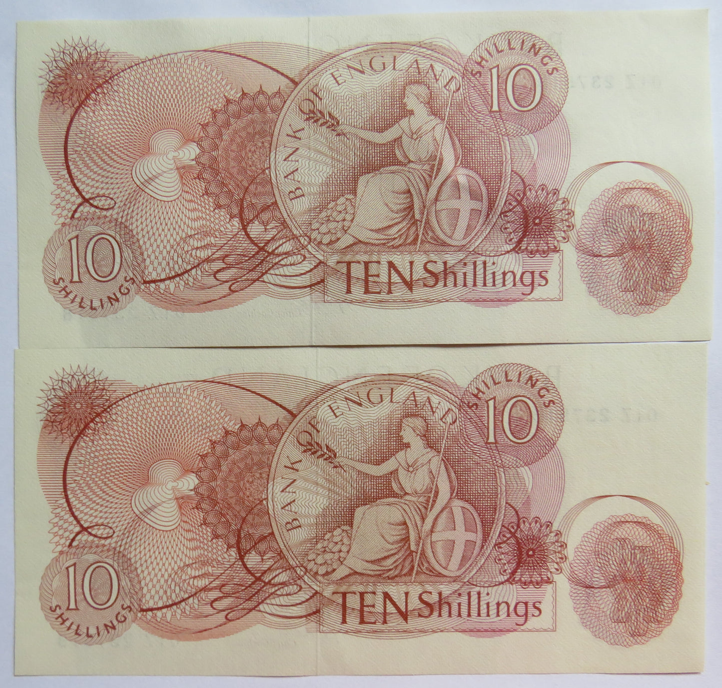 2 Consecutive Bank of England 10 Shillings Banknote 01Z