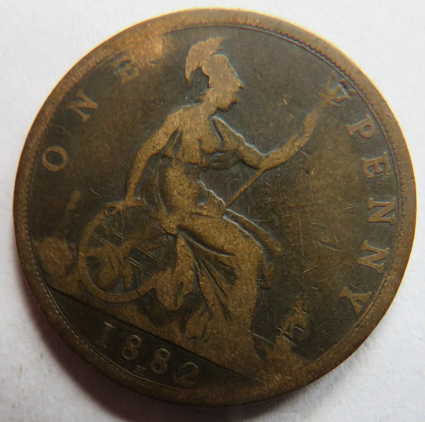 1882-H Queen Victoria Bun Head One Penny Coin - Great Britain