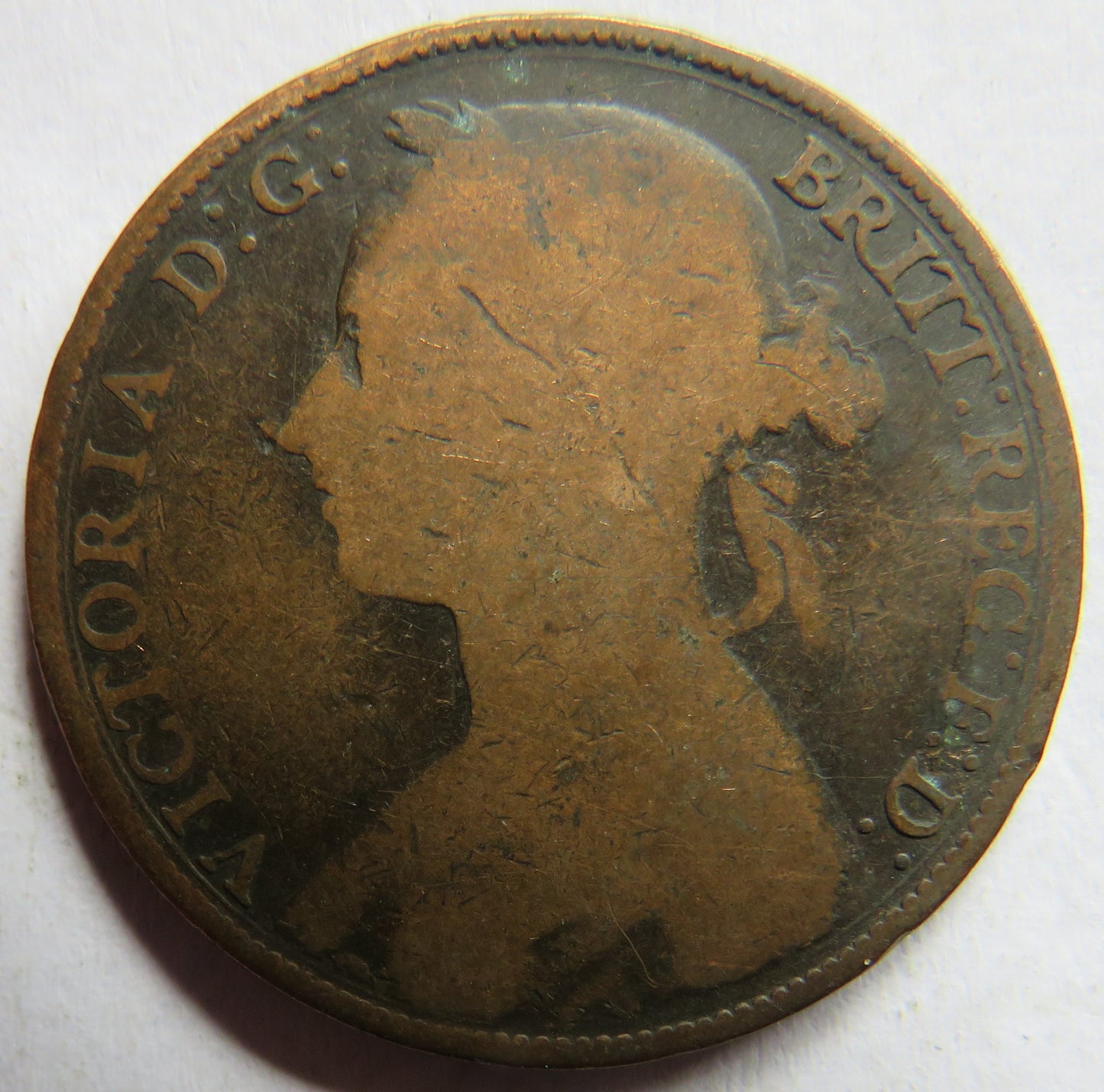 1882-H Queen Victoria Bun Head One Penny Coin - Great Britain