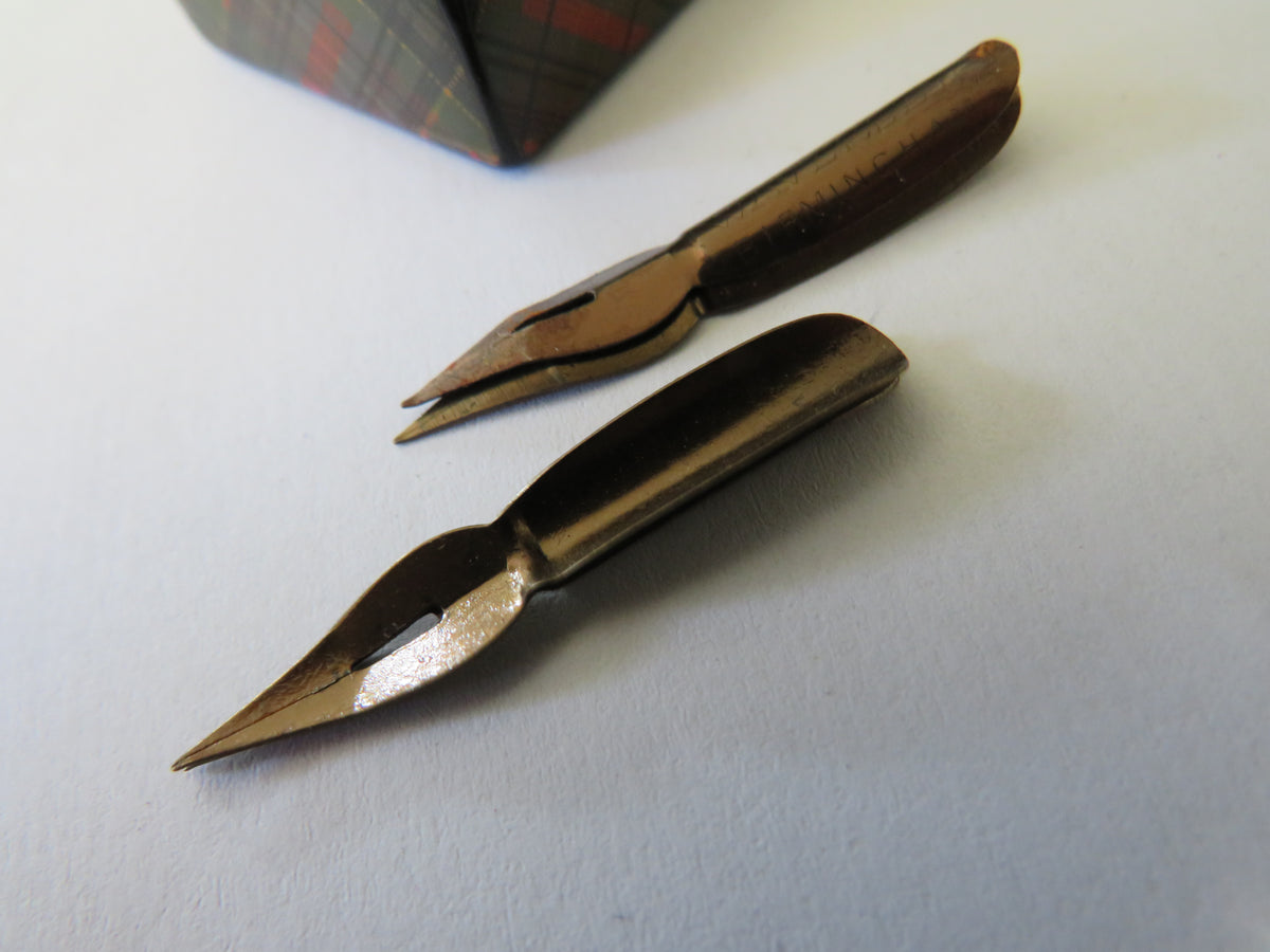Antique Mauchline Tartan Ware Small Pen Nib Box "The Waverley Pen" "Caledonia Tartan"