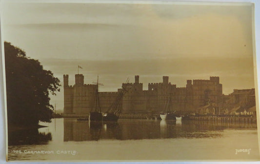 Old Postcard Of Carnarvon Castle