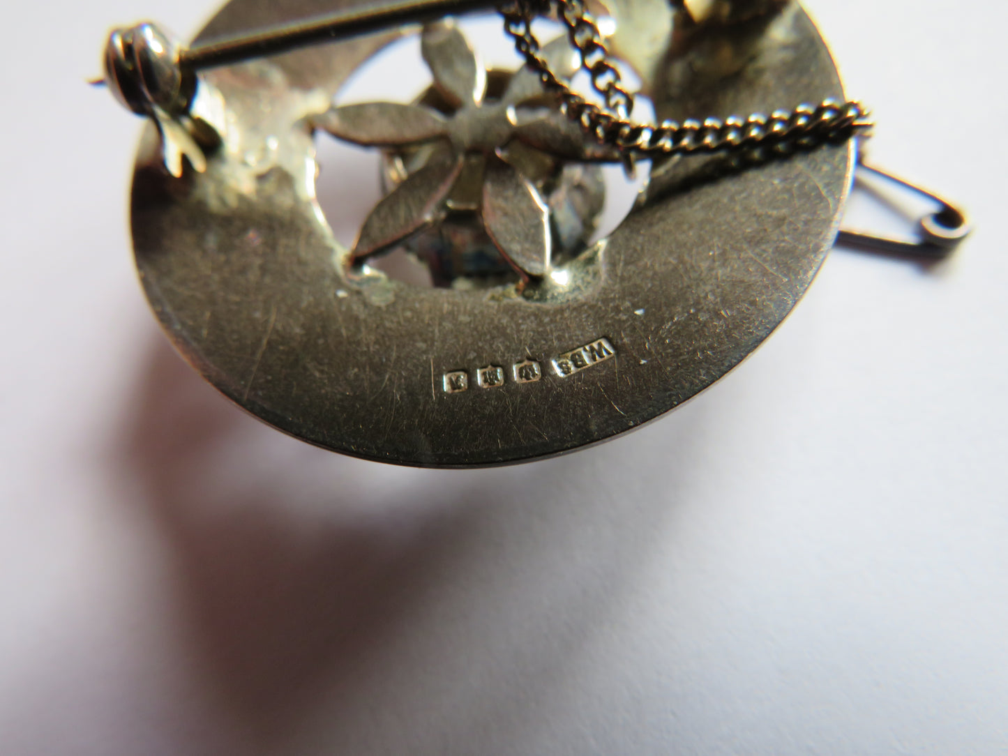 A Good Quality Scottish Sterling Silver Ladies Brooch Thistle Decoration