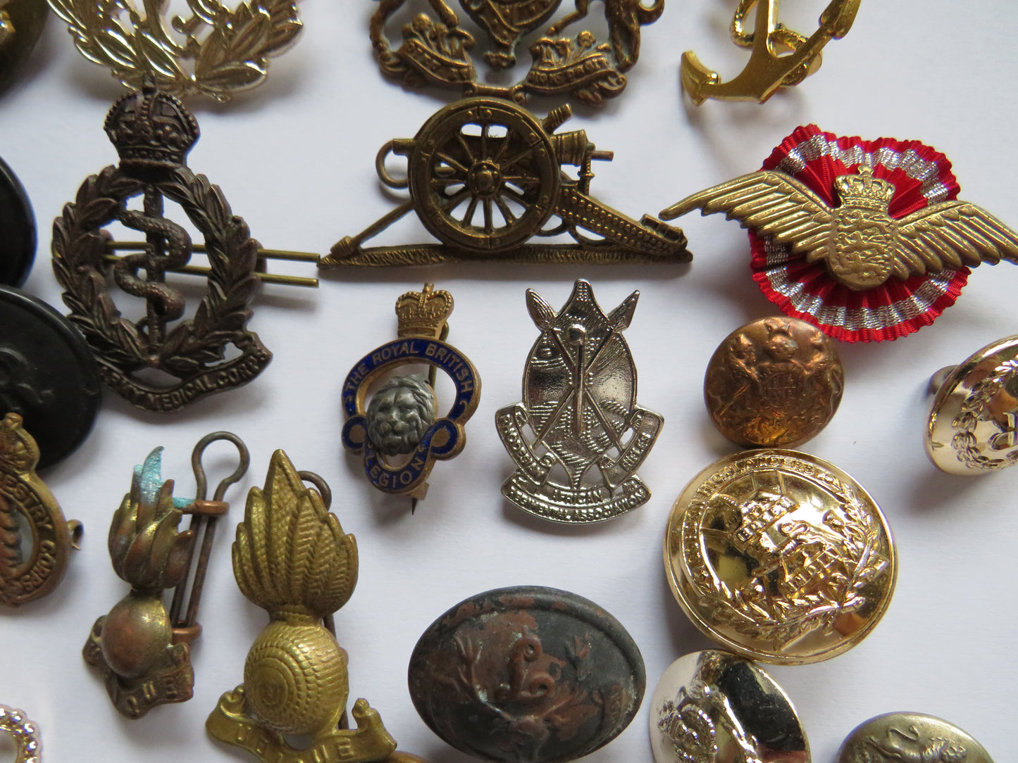 A Good Collection of Vintage - Modern Militaria Inc Cap Badges, Buttons etc