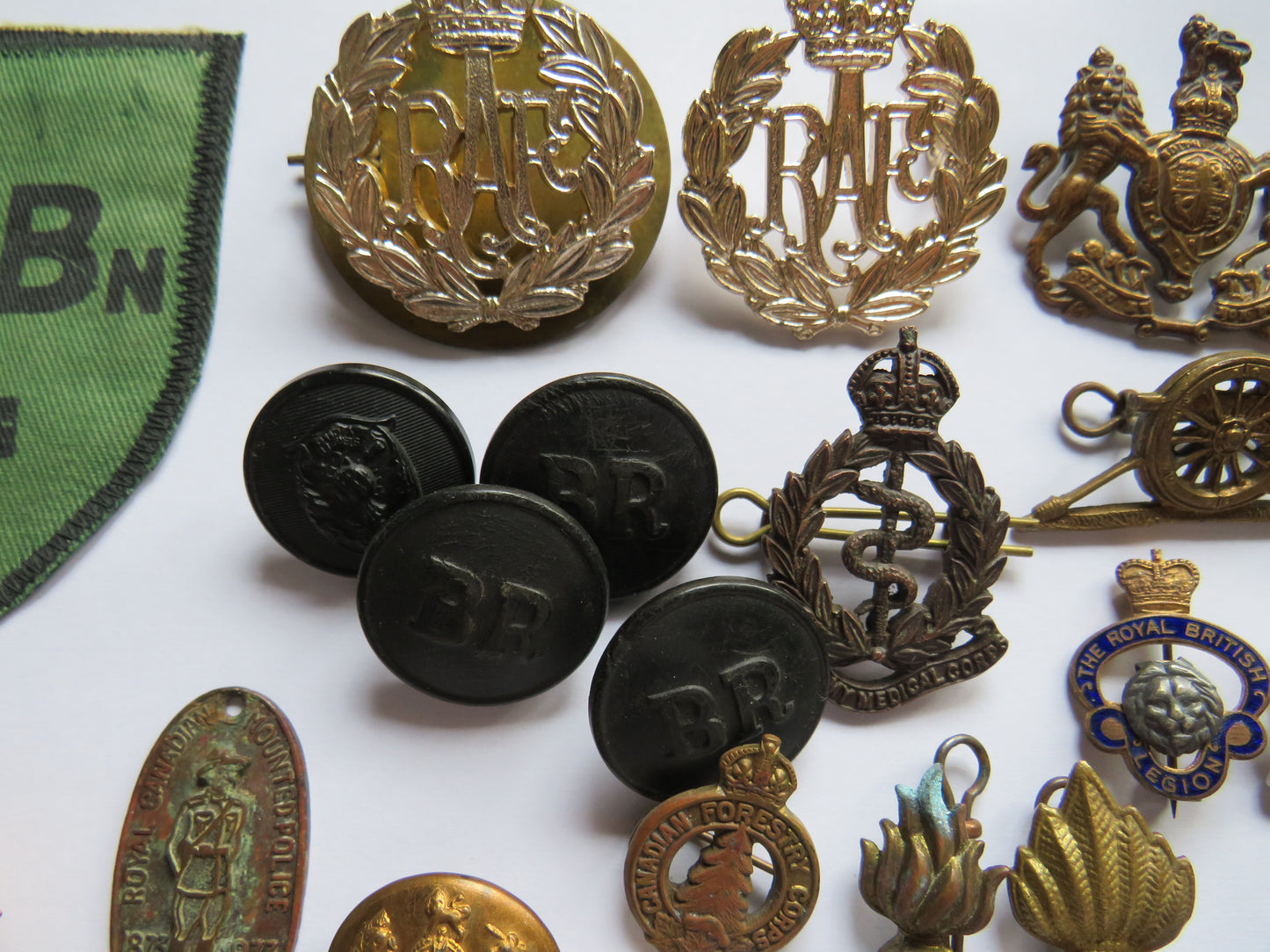 A Good Collection of Vintage - Modern Militaria Inc Cap Badges, Buttons etc