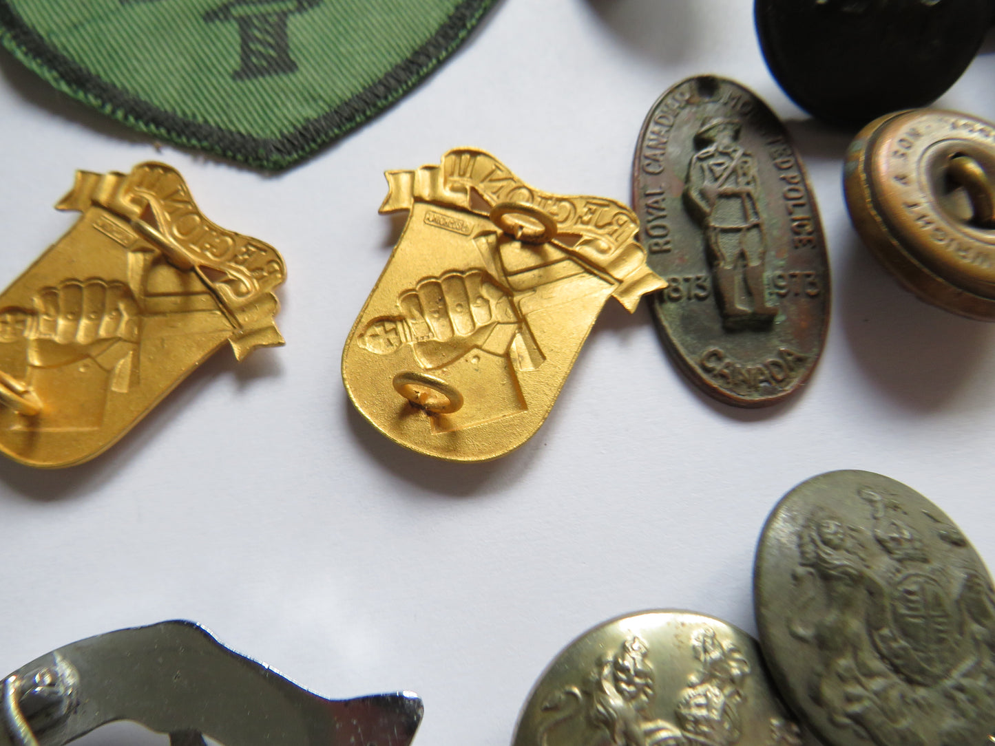 A Good Collection of Vintage - Modern Militaria Inc Cap Badges, Buttons etc